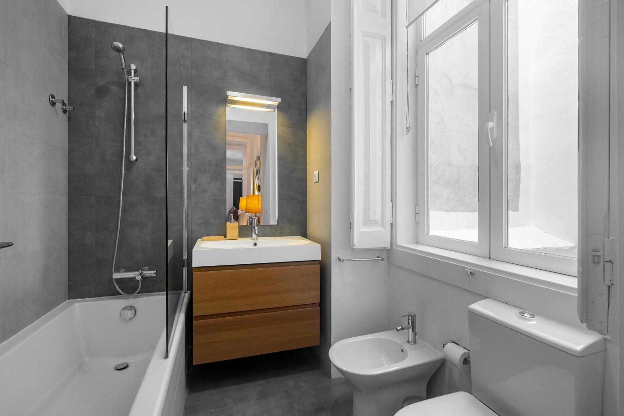 Whome Majestic With Breathtaking River Views *